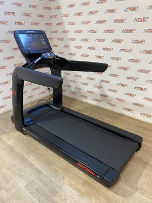 Life Fitness 95T Elevation Treadmill with Discover SE3 Console
