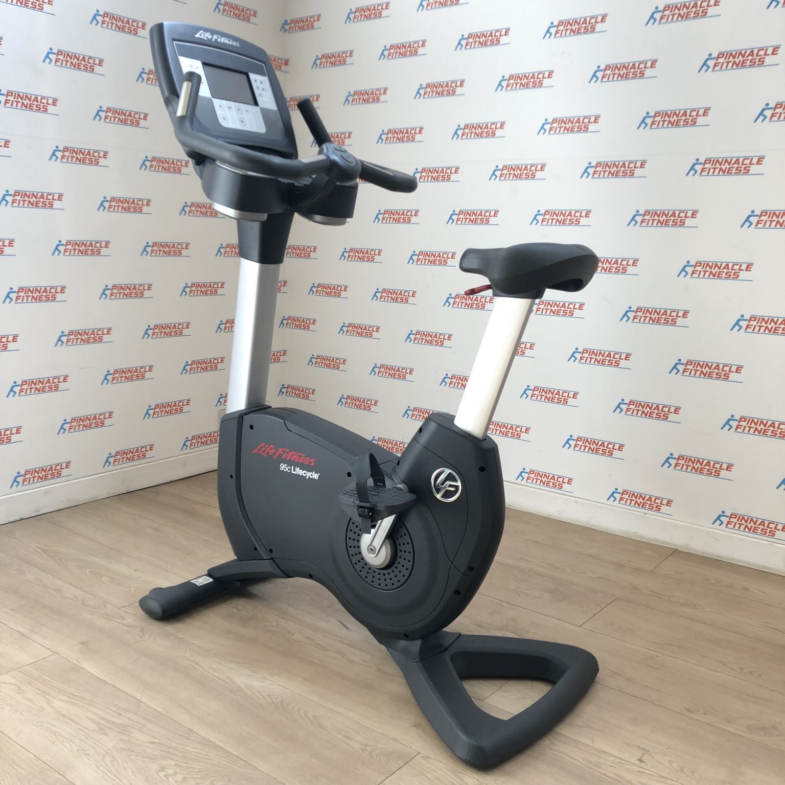 life fitness gym bike