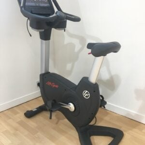 Life Fitness 95C Elevation Series Upright Bike with Discover SE Console