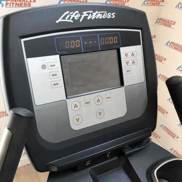 Life Fitness 95C Elevation Series Upright Bike with Inspire Console - Image 7