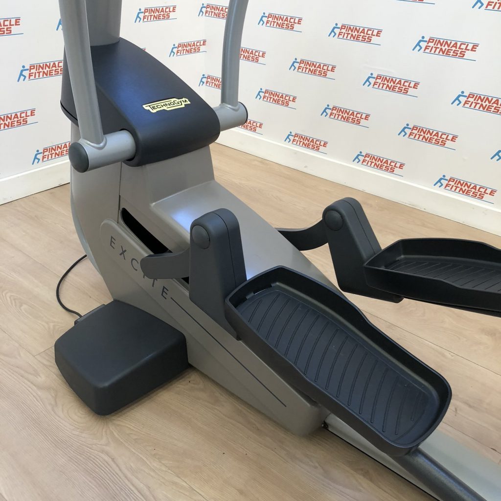 Technogym Excite + Synchro 700 Cross Trainer - Image 3