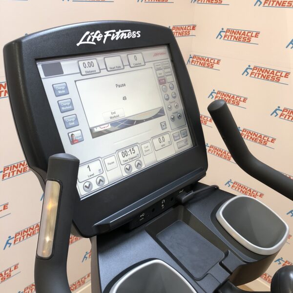 Life Fitness 95C Elevation Series Upright Bike with Engage Console - Image 8