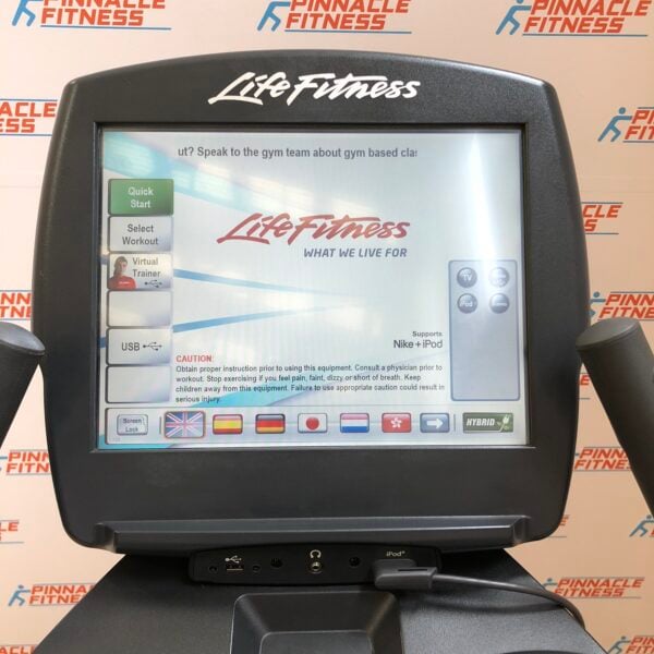 Life Fitness 95C Elevation Series Upright Bike with Engage Console - Image 4