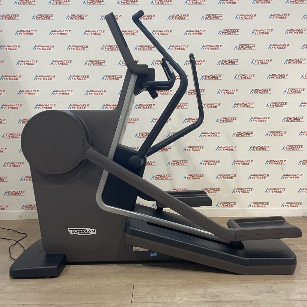 Technogym Artis Synchro Unity 3.0 Cross Trainer - Image 3