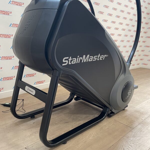 STAIRMASTER Gauntlet StepMill - 8 Series LED Console - Image 8