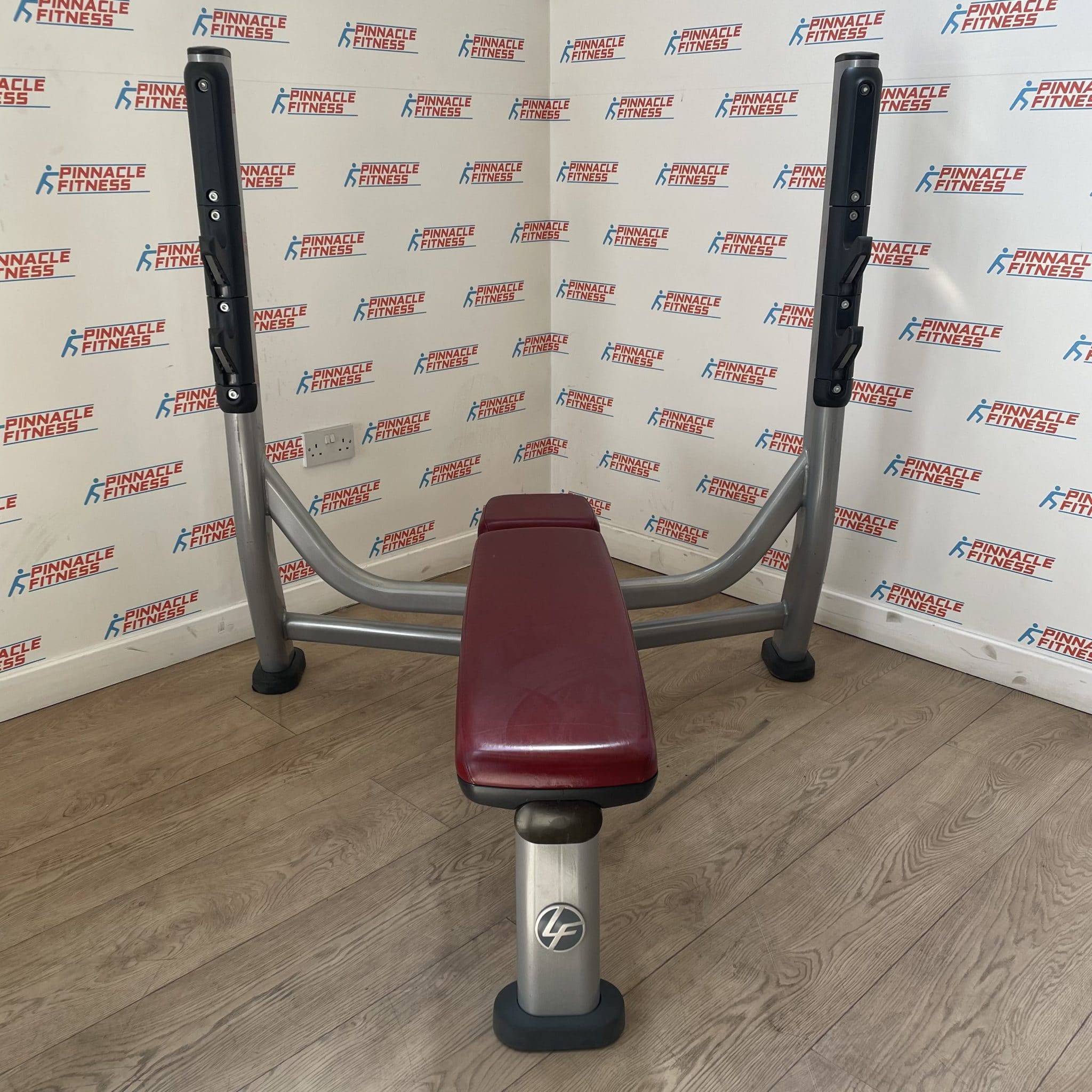 Life Fitness Signature Series Olympic Flat Bench Press Pinnacle