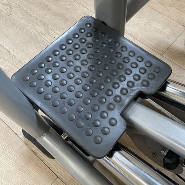 Life Fitness Insignia Series Seated Leg Press - Image 10