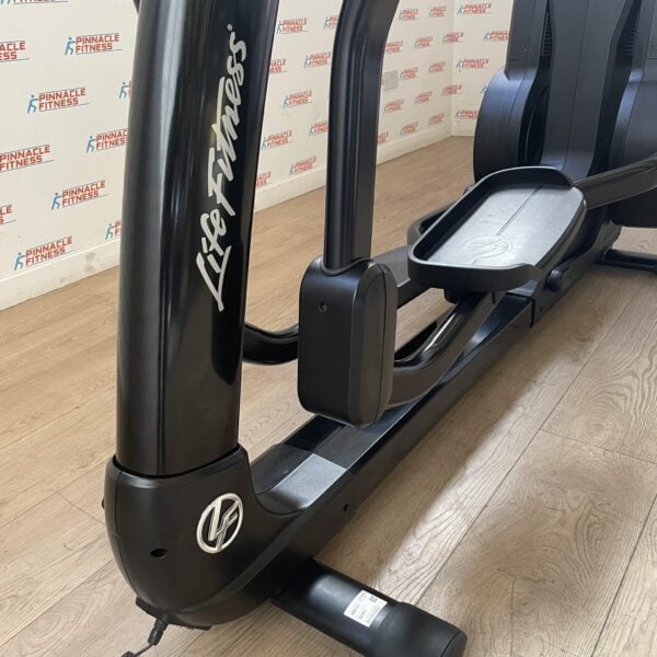 Life Fitness Elevation 95X Discover SE Cross Trainer (Onyx Black) - Image 8