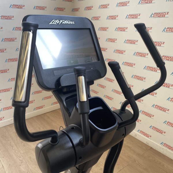 Life Fitness Elevation 95X Discover SE Cross Trainer (Onyx Black) - Image 6