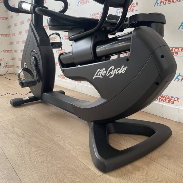 Life Fitness 95R Elevation Series Recumbent Bike with Discover SE Console Onyx Black - Image 5