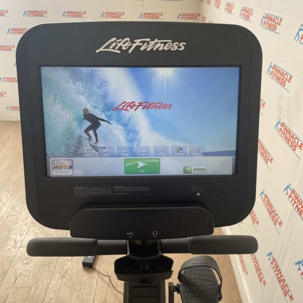 Life Fitness 95R Elevation Series Recumbent Bike with Discover SE Console Onyx Black - Image 2