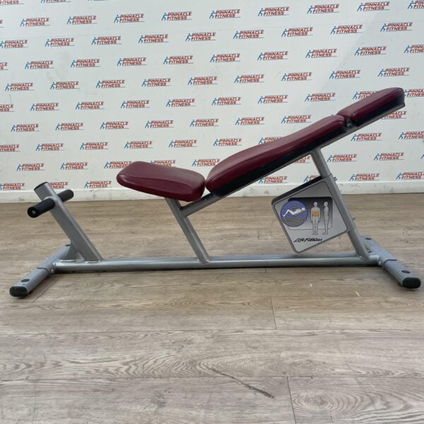 Life Fitness Circuit Series Ab Crunch Bench - Image 4