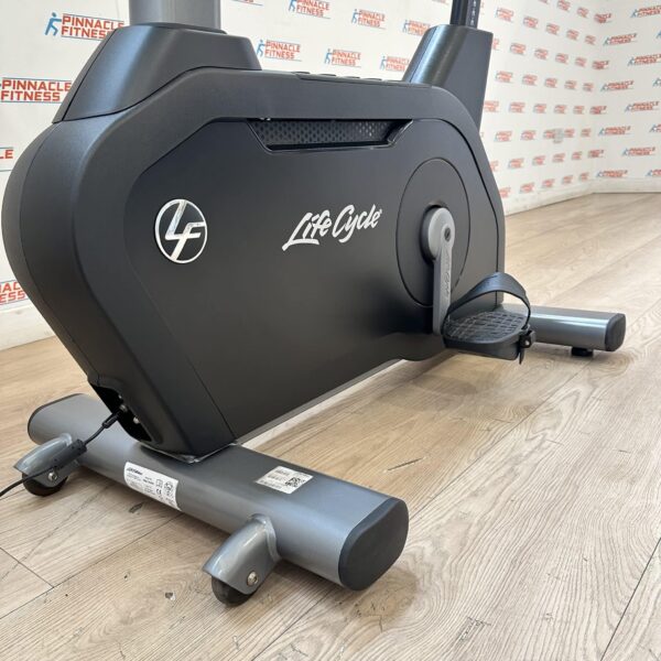 Life Fitness Integrity Series Upright Bike with Deluxe Base and Discover SE3 HD Console - Image 6