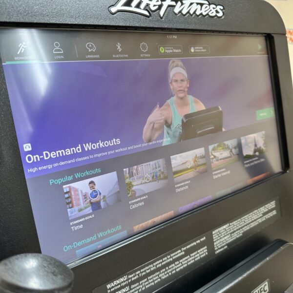 Life Fitness Integrity Series Upright Bike with Deluxe Base and Discover SE3 HD Console - Image 9