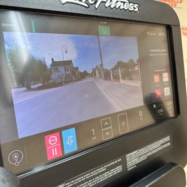 Life Fitness Integrity Series Upright Bike with Deluxe Base and Discover SE3 HD Console - Image 10