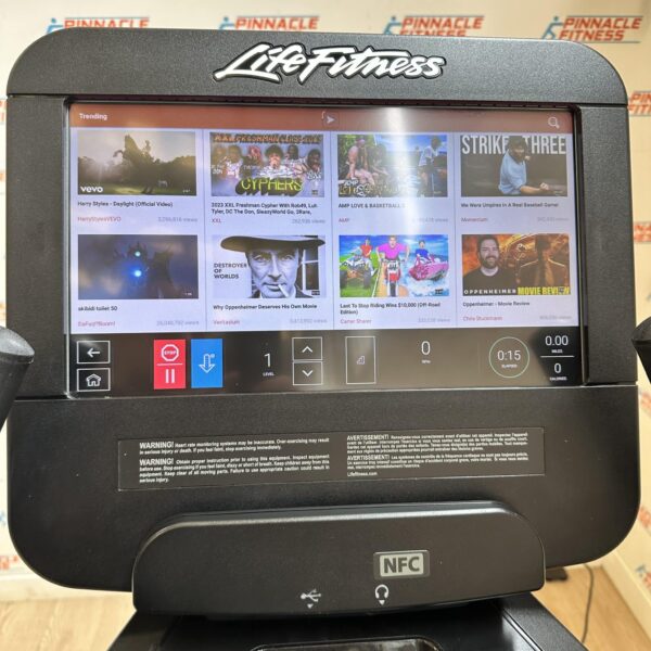 Life Fitness Integrity Series Upright Bike with Deluxe Base and Discover SE3 HD Console - Image 11