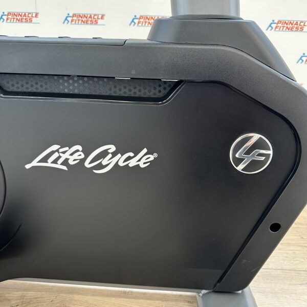 Life Fitness Integrity Series Upright Bike with Deluxe Base and Discover SE3 HD Console - Image 18