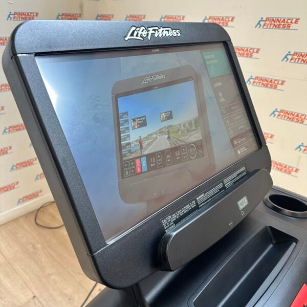 Life Fitness Integrity Series Deluxe Treadmill with Discover SE3HD Console - Image 5
