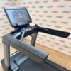 Life Fitness Integrity Series Deluxe Treadmill with Discover SE3HD Console