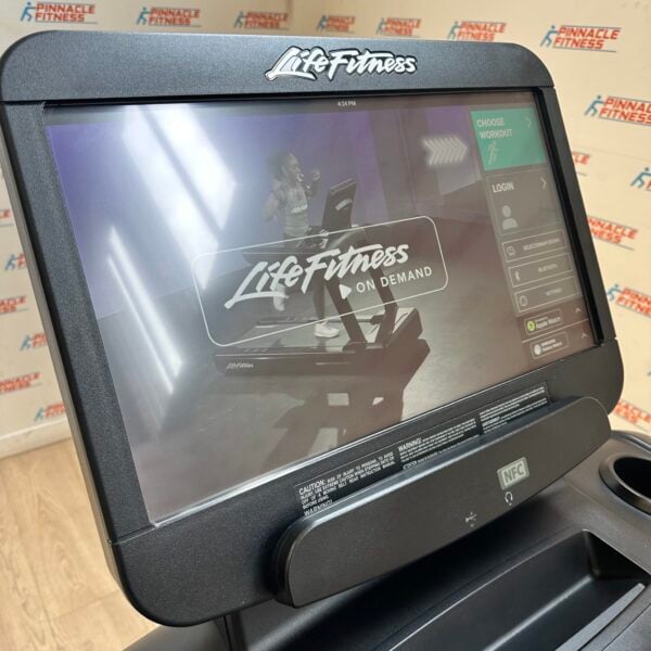 Life Fitness Integrity Series Deluxe Treadmill with Discover SE3HD Console - Image 3