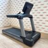 Life Fitness Integrity Series Deluxe Treadmill with Discover SE3HD Console