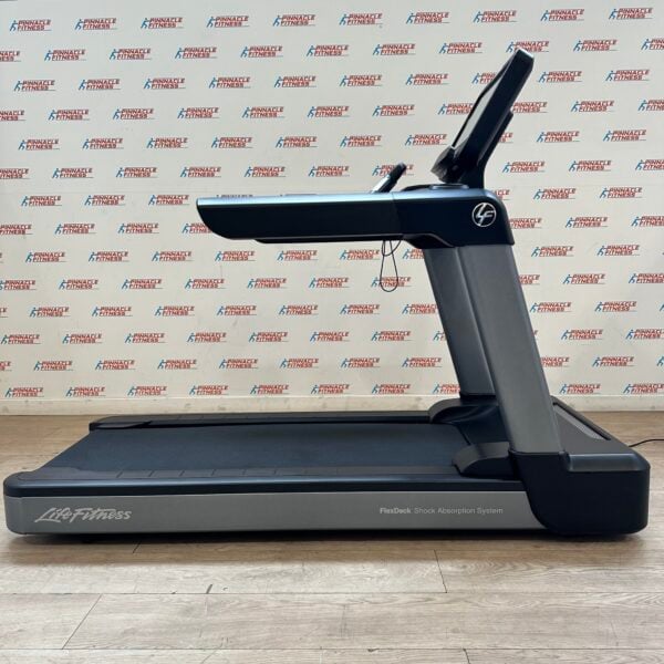 Life Fitness Integrity Series Deluxe Treadmill with Discover SE3HD Console - Image 23