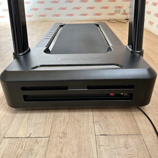 Life Fitness Integrity Series Deluxe Treadmill with Discover SE3HD Console - Image 20