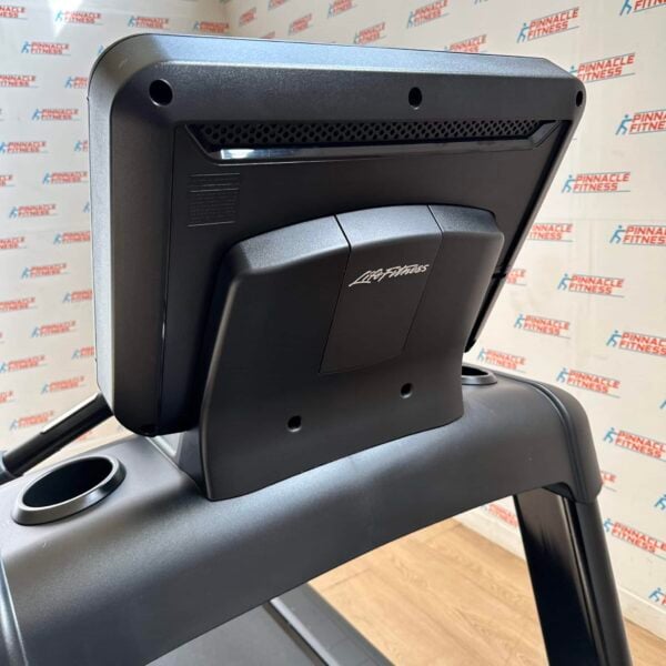 Life Fitness Integrity Series Deluxe Treadmill with Discover SE3HD Console - Image 23