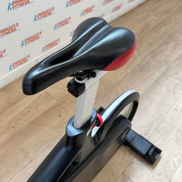 Life Fitness IC5 Group Exercise Bike Powered by ICG - Image 7