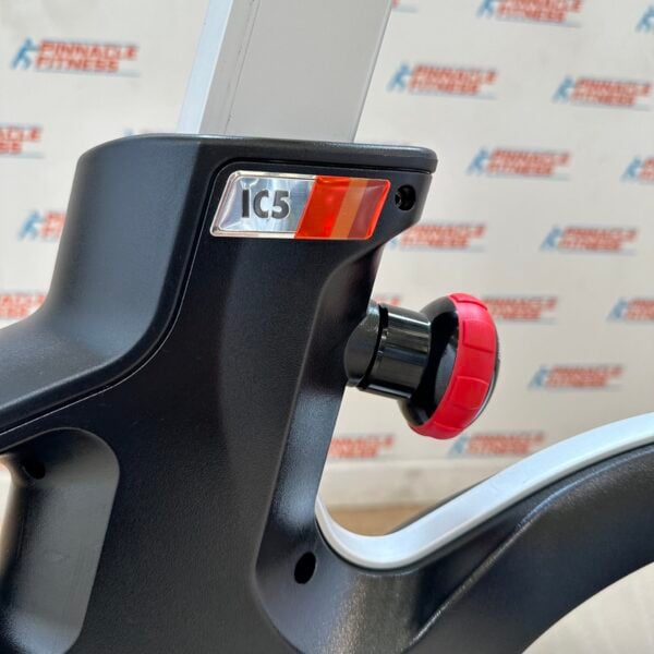Life Fitness IC5 Group Exercise Bike Powered by ICG - Image 12