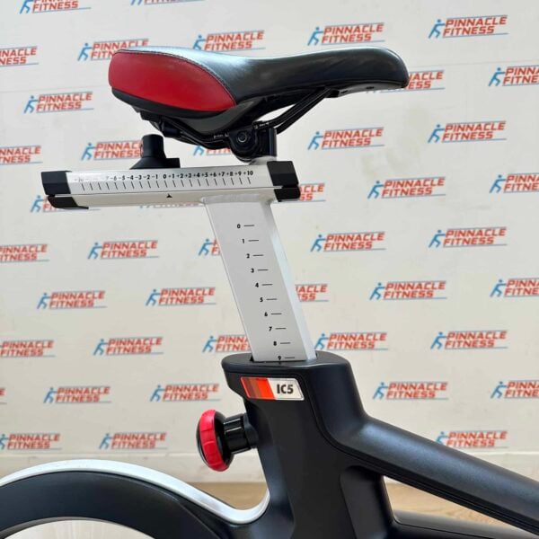 Life Fitness IC5 Group Exercise Bike Powered by ICG - Image 18