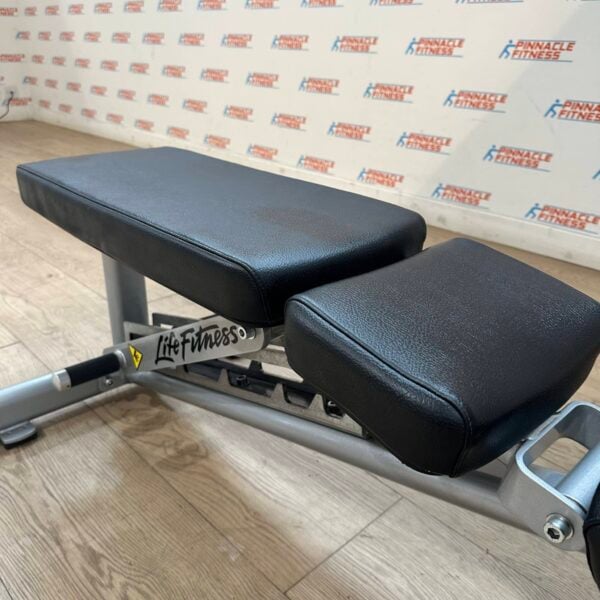LIFE FITNESS OPTIMA SERIES ADJUSTABLE WEIGHTS BENCH - Image 17