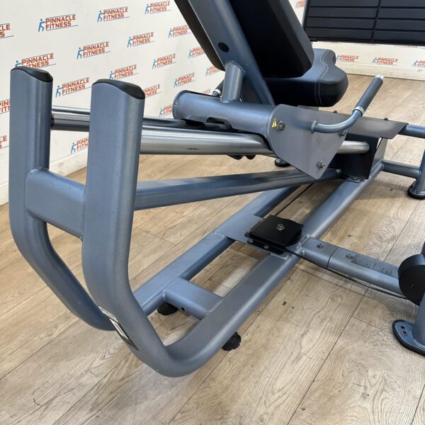 Precor Discovery Series Selectorised Leg Press - Image 7