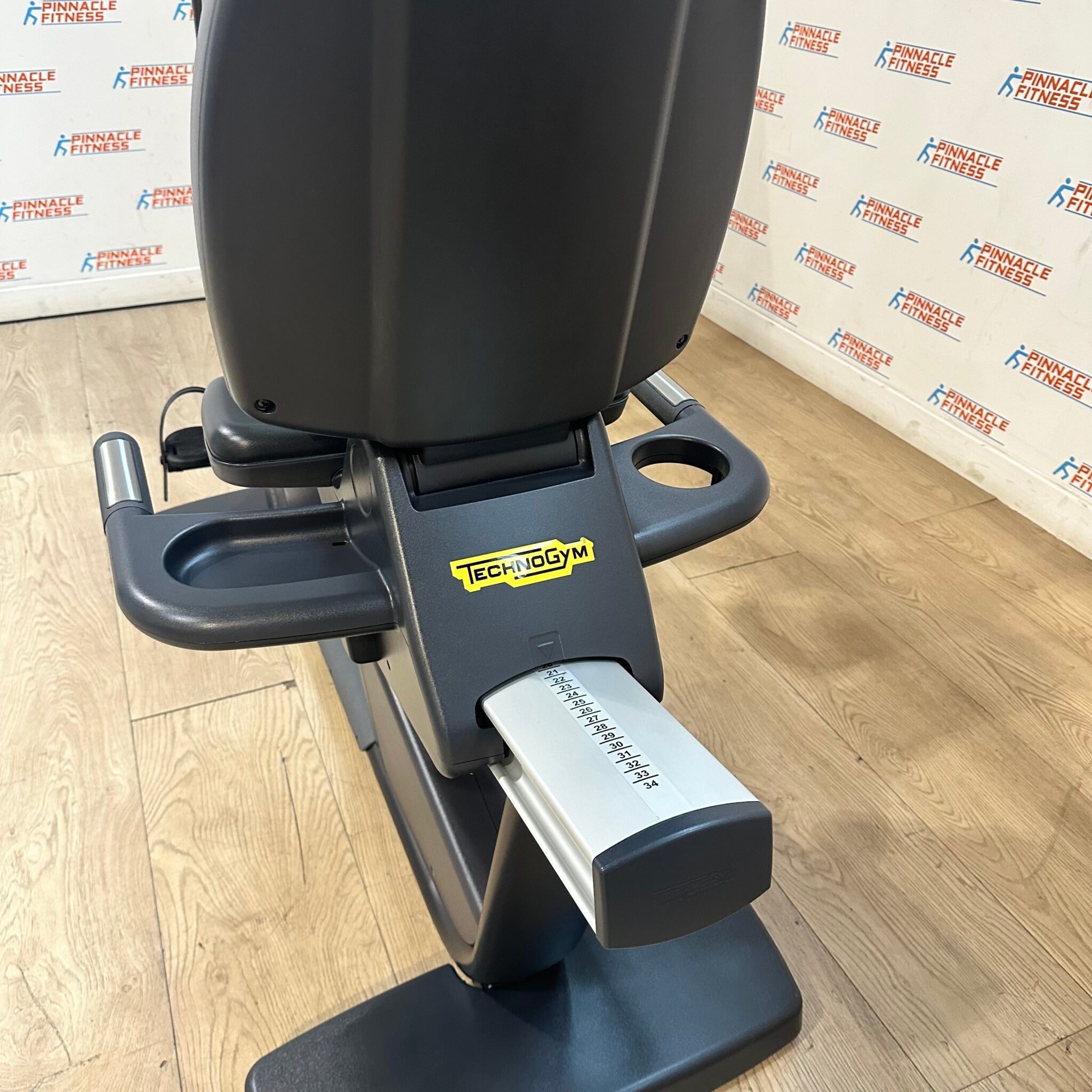 Technogym recumbent online exercise bike