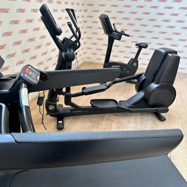 Life Fitness Elevation Series 3 Piece Cardio Package with Discover SE3 Consoles (Onyx Black) - Image 4
