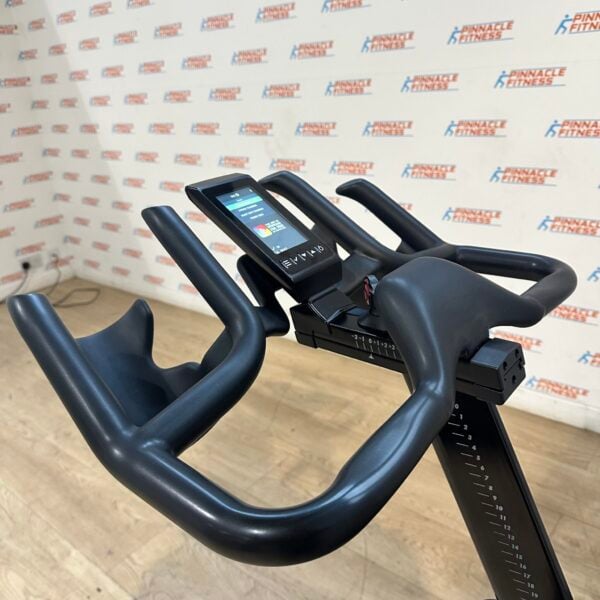 Life Fitness IC7 Indoor Studio Bike with TFT Watt Rate Monitor Rev2 Reconditioned - Image 6
