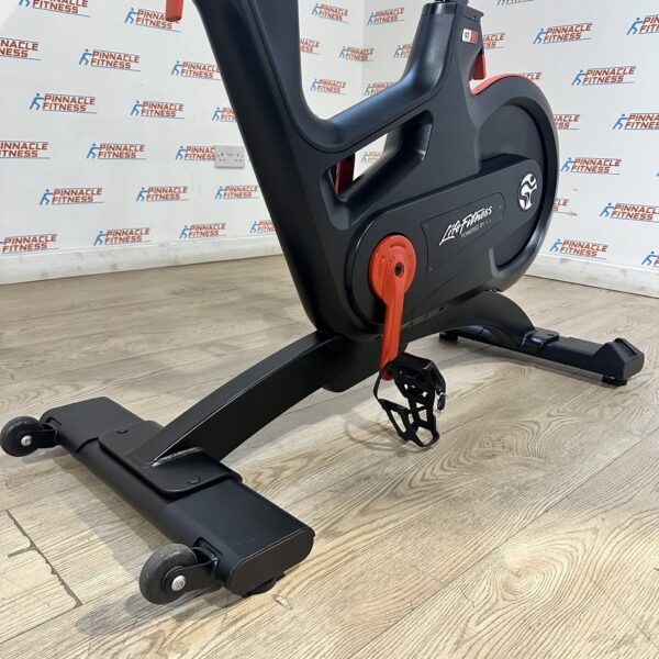 Life Fitness IC7 Indoor Studio Bike with TFT Watt Rate Monitor Rev2 Reconditioned - Image 8