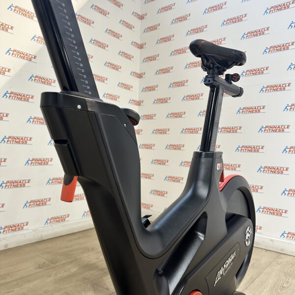 Life Fitness IC7 Indoor Studio Bike with TFT Watt Rate Monitor Rev2 Reconditioned - Image 12