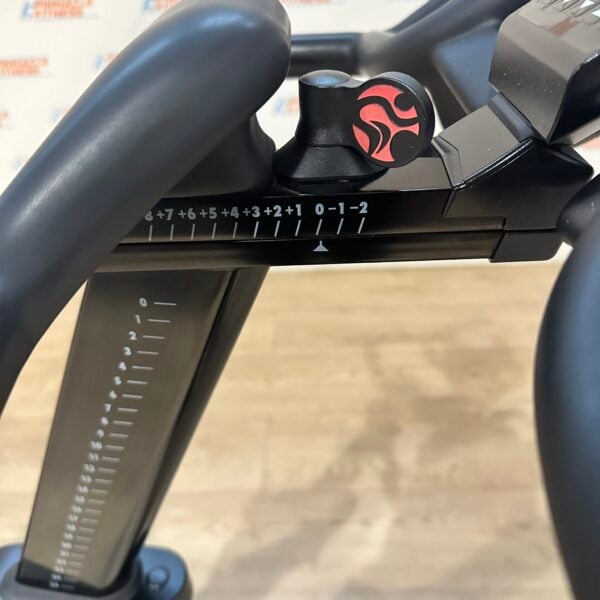Life Fitness IC7 Indoor Studio Bike with TFT Watt Rate Monitor Rev2 Reconditioned - Image 17
