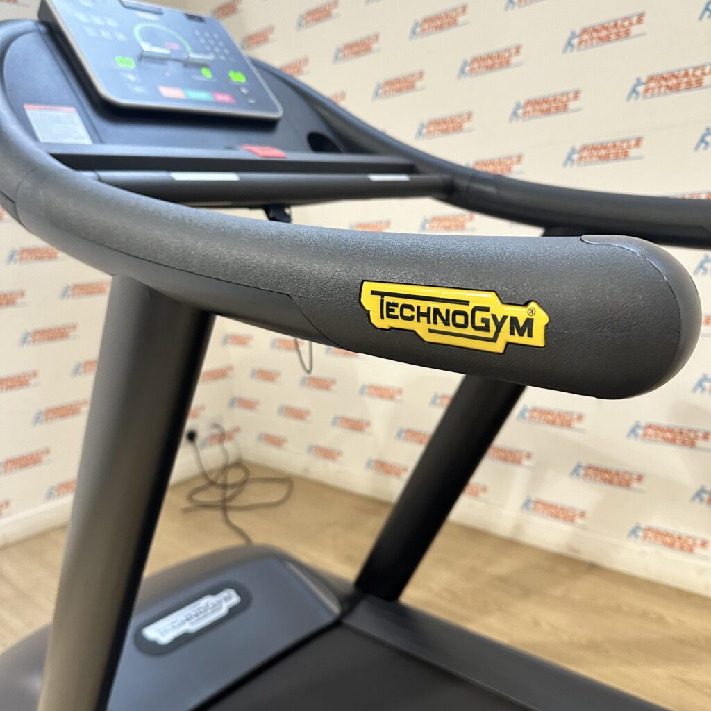 Technogym Jog Forma Treadmill with Training Link Reconditioned - Image 10