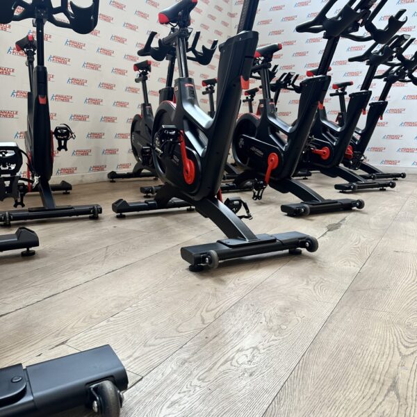 Life Fitness IC7 Indoor Studio Bike (Package of 10) with TFT Watt Rate Monitor Rev2 Reconditioned - Image 10