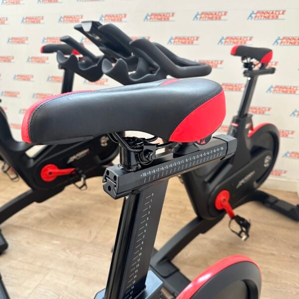 Life Fitness IC7 Indoor Studio Bike (Package of 10) with TFT Watt Rate Monitor Rev2 Reconditioned - Image 13