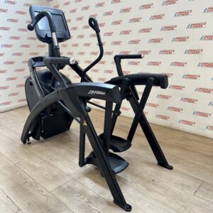 LIFE FITNESS Integrity Series Arc Trainer (Total Body) with Discover SE3HD Console