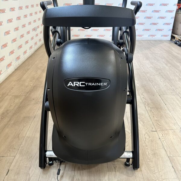 LIFE FITNESS Integrity Series Arc Trainer (Total Body) with Discover SE3HD Console - Image 5