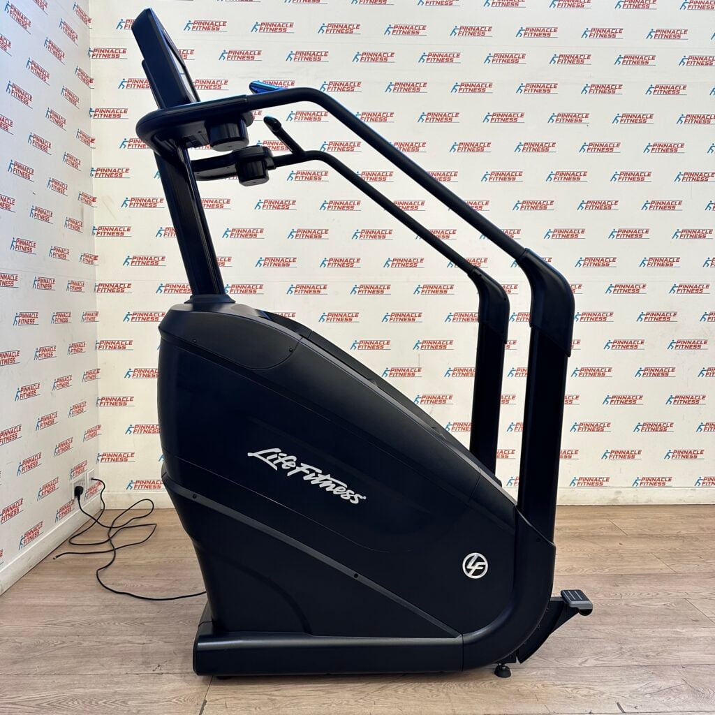 Life Fitness Elevation Series Powermill with Discover SE Console - Image 3