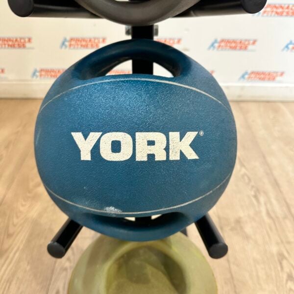 YORK MEDICINE BALLS WITH HANDLES AND STORAGE RACK - Image 9