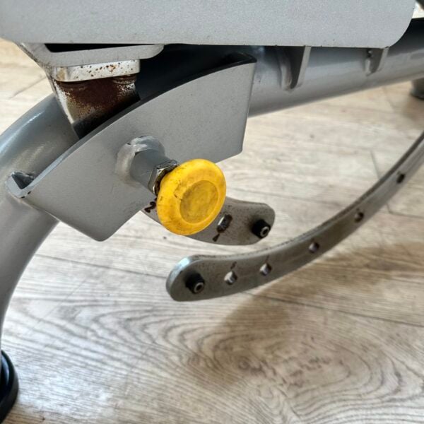Matrix Aura G3 Adjustable Incline Bench - Image 6