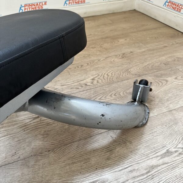 Matrix Aura G3 Adjustable Incline Bench - Image 9