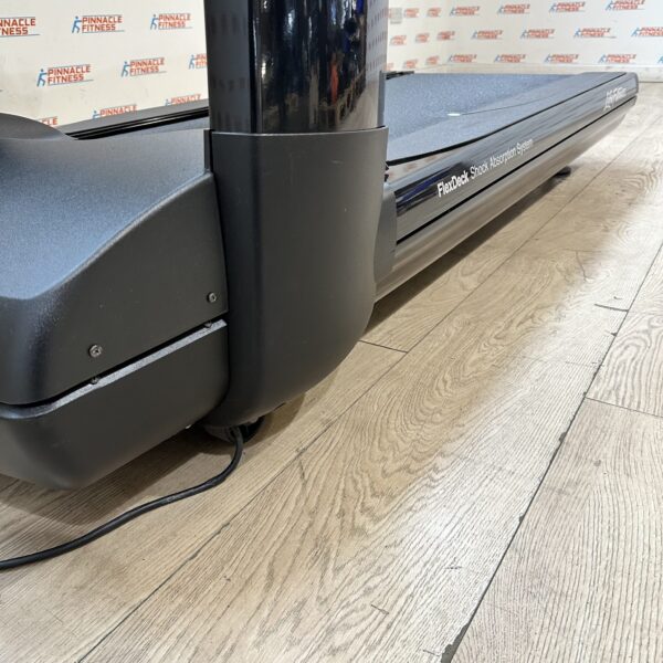 Life Fitness 95T Elevation Series Treadmill with Discover SE3HD Console - Image 21