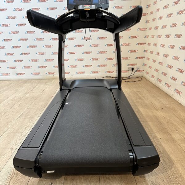 Life Fitness 95T Elevation Series Treadmill with Discover SE3HD Console - Image 16